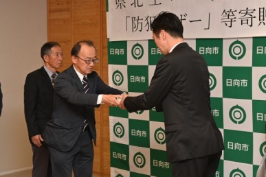 防犯ブザー贈呈式①