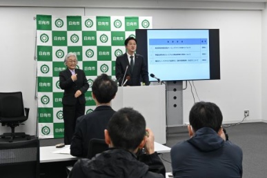 ４月定例記者会見