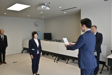 監査委員辞令交付式②