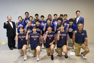 中学生バスケ表敬